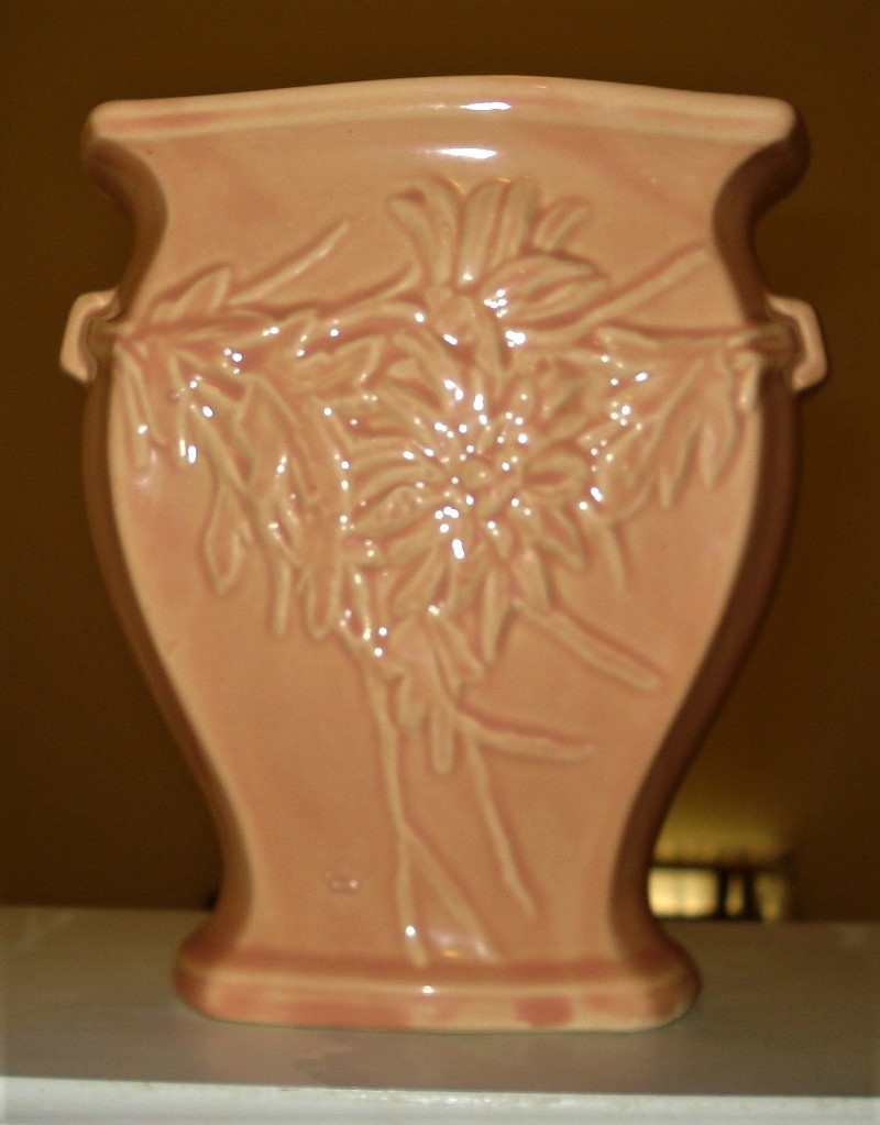 mccoy pottery vase 1 - april 2018.jpg