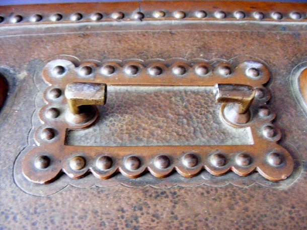 METAL BOX 010-002.JPG