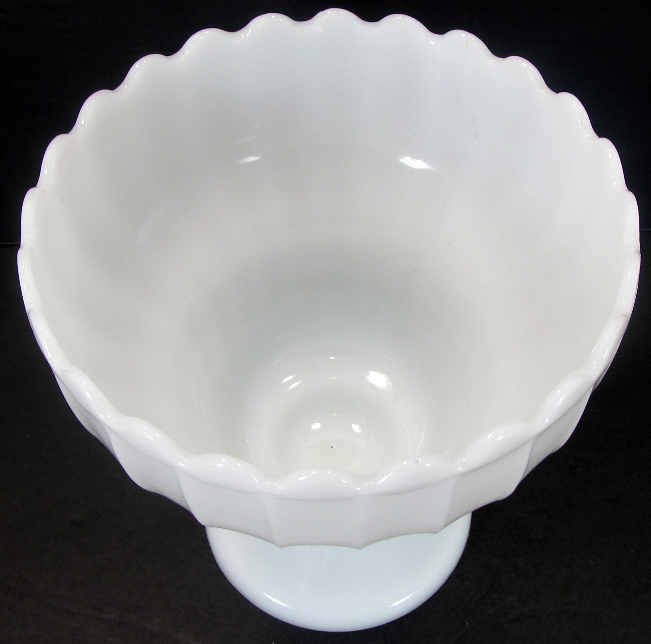 MilkGlassVase2.JPG