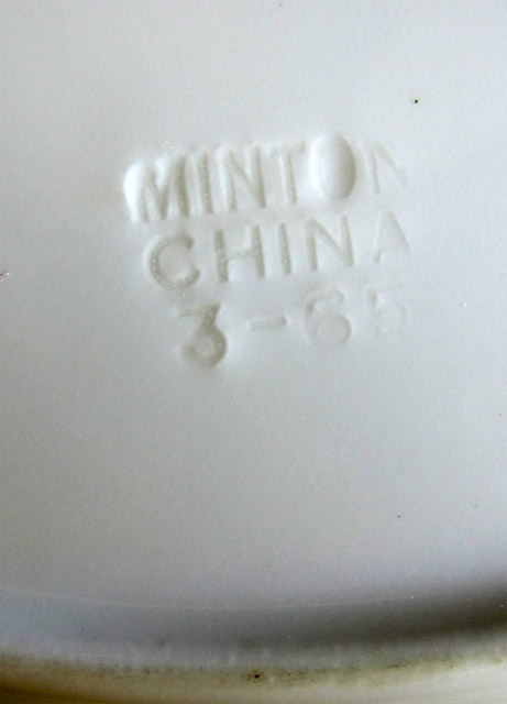 Minton Plum impressed mark2 contr 640.jpg