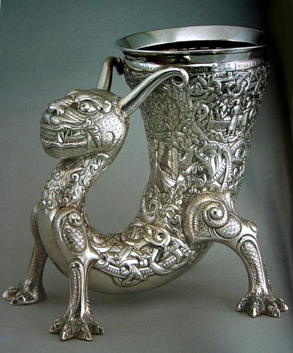 mollerdrinkinghorn-late19th-WidarHalen-DragonsfromtheNorth.jpg
