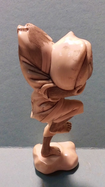 Monkey Okimono 1 (359x640).jpg