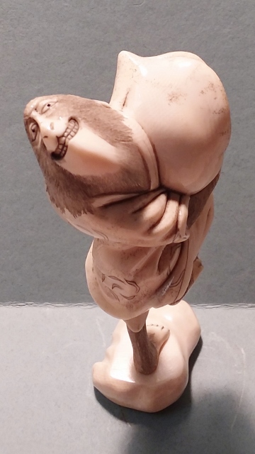 Monkey Okimono 2 (360x640).jpg