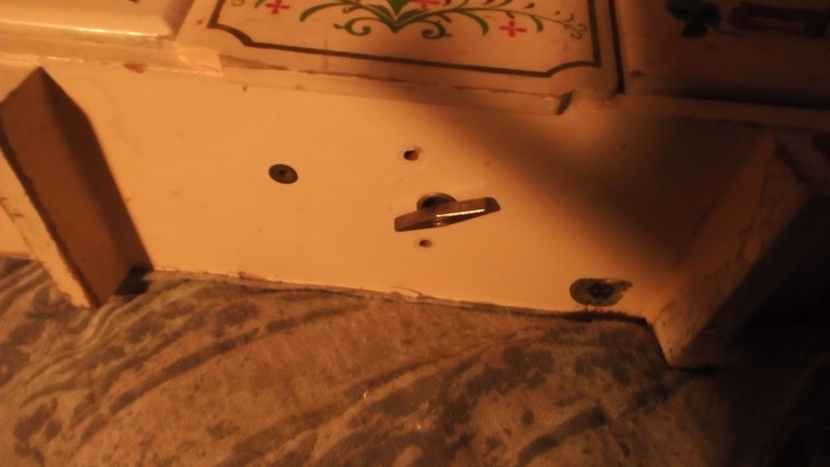 music box 1.jpg