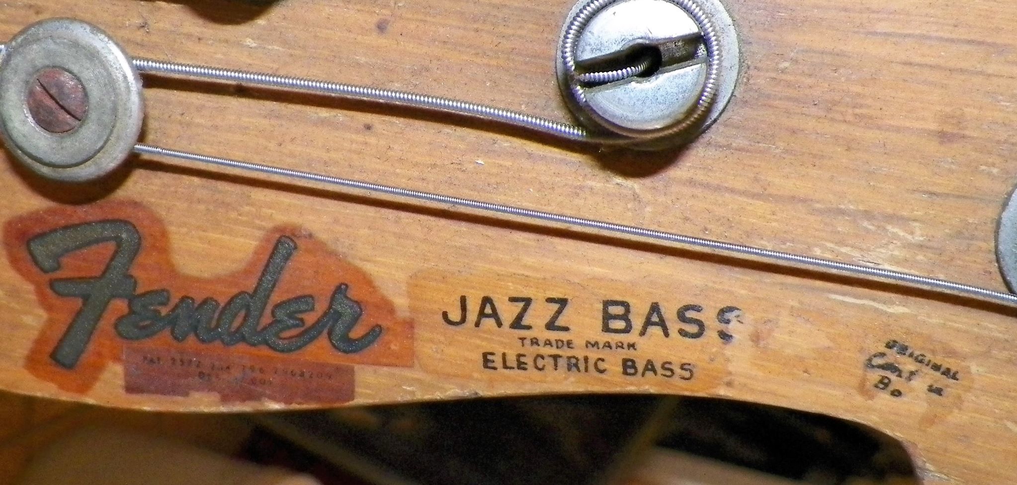 MUSIC GUITAR FENDER JAZZ BASS 2BAAZZ.JPG