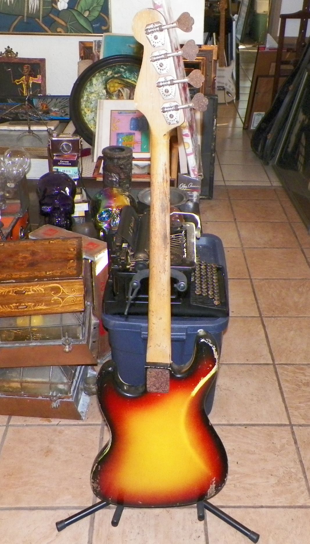 MUSIC GUITAR FENDER JAZZ BASS 4AAZZ.JPG