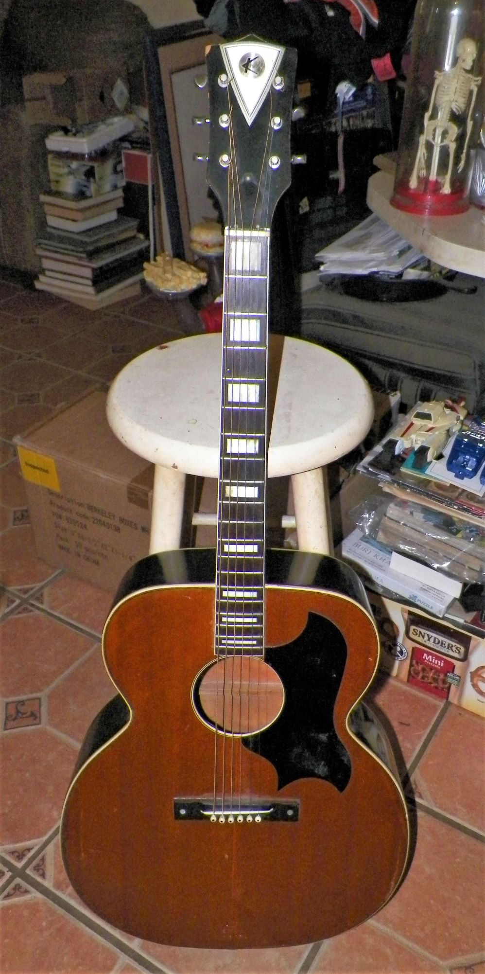 MUSIC GUITAR K LOGO 1AA.JPG