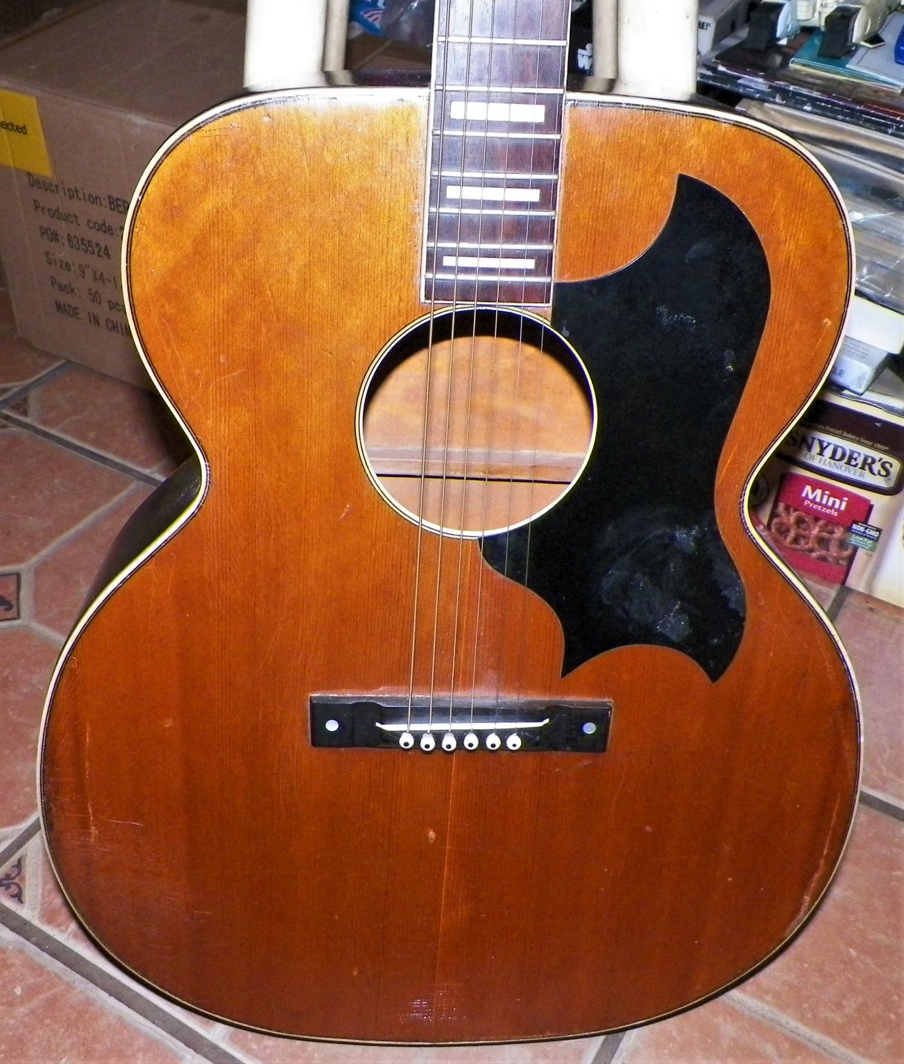 MUSIC GUITAR K LOGO 3AA.JPG