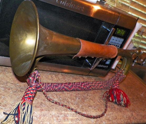 MUSIC HORN COUESNON PARIS FRANCE 3AA.JPG