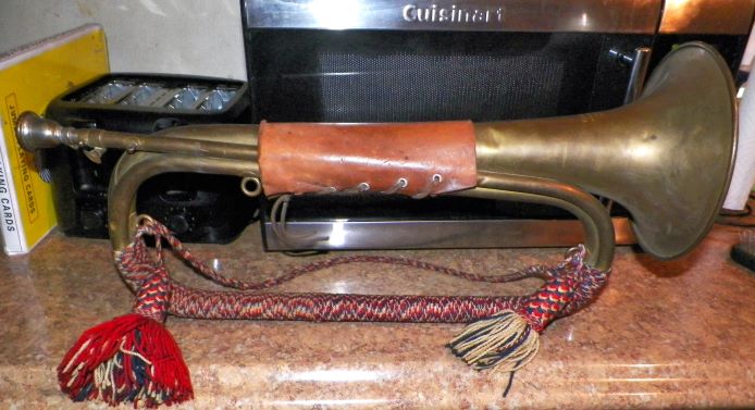 MUSIC HORN COUESNON PARIS FRANCE 4AA.JPG