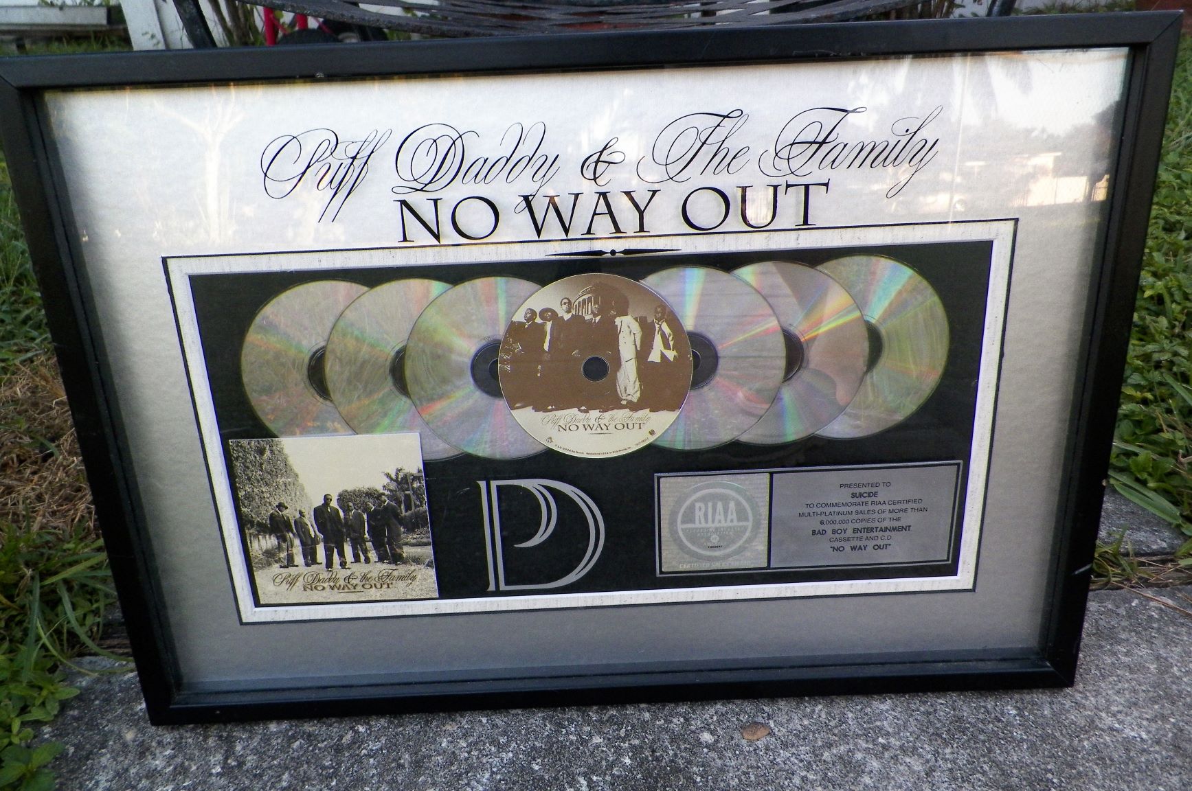 MUSIC PLAQUE PUFF DADDY & THE FAMILY NO WAY OUT 1AAA resze.JPG