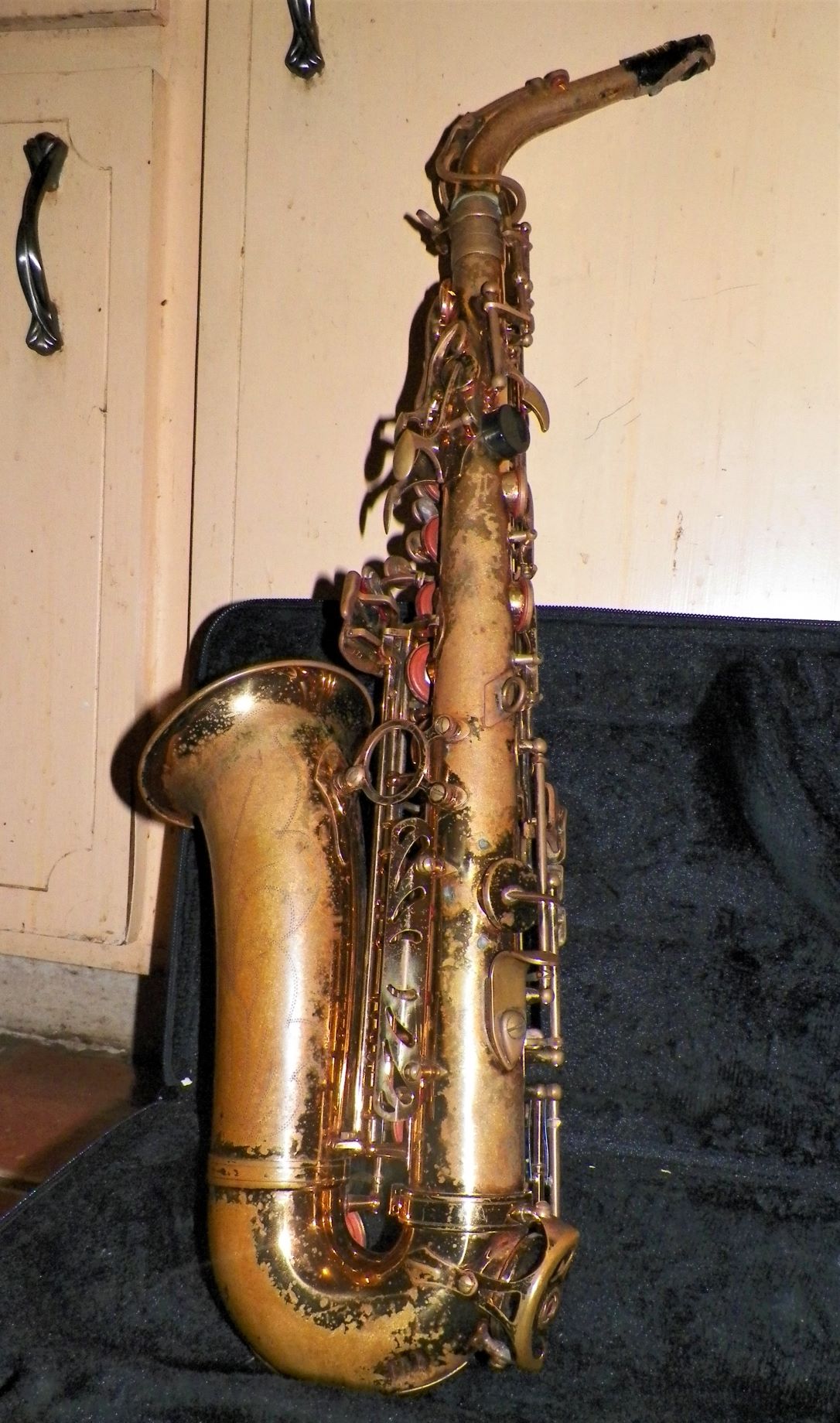 THRIFT STORE FIND HELP NAME VINTAGE/ANTIQUE SAXOPHONE? Antiques Board