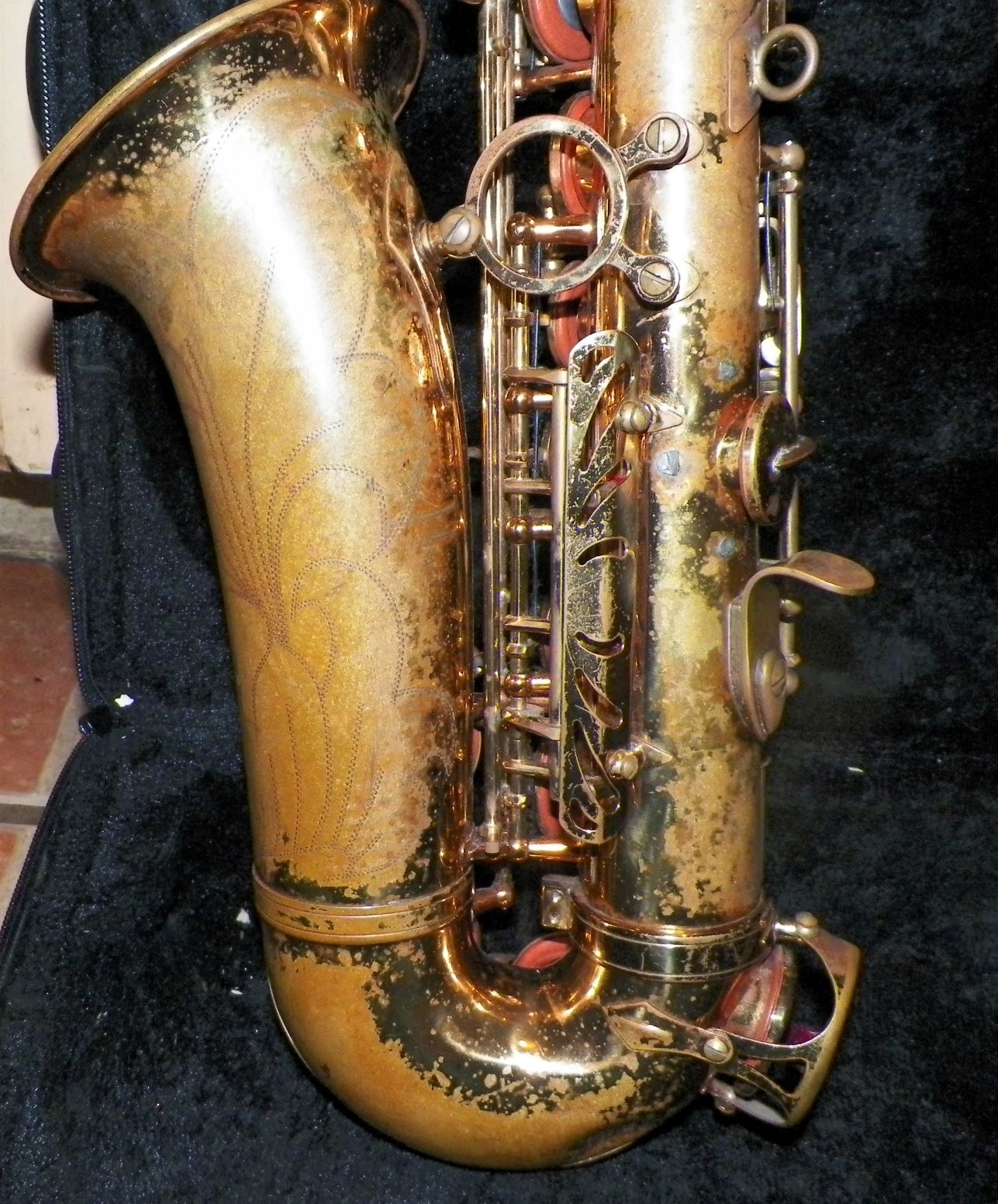 THRIFT STORE FIND HELP NAME VINTAGE/ANTIQUE SAXOPHONE? Antiques Board
