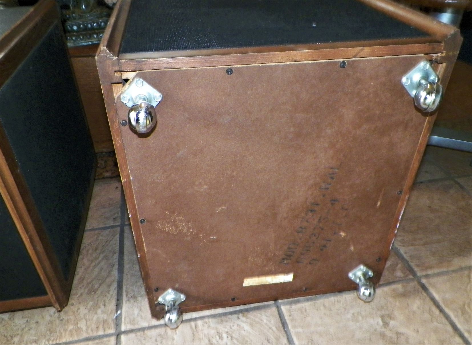 MUSIC SPEAKERS MAGNAVOX 8AA.JPG