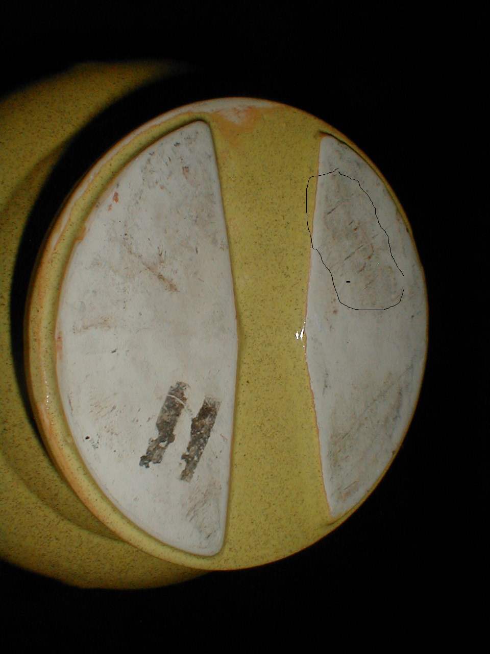 mustard gold yellow speckled round pedestal planter w wedges   october 11 2018 024.JPG