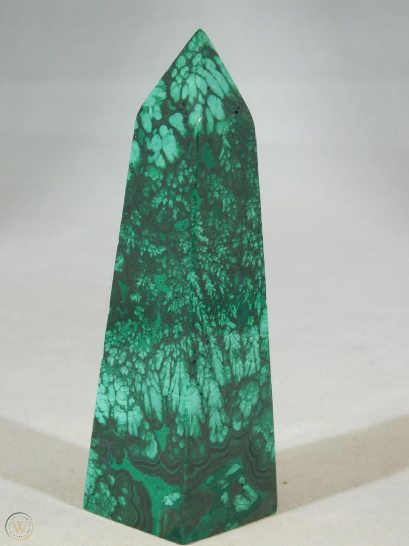 neat-green-malachite-obelisk-carving_1_ebafca5f78b77574d96e5f8417579074.jpg