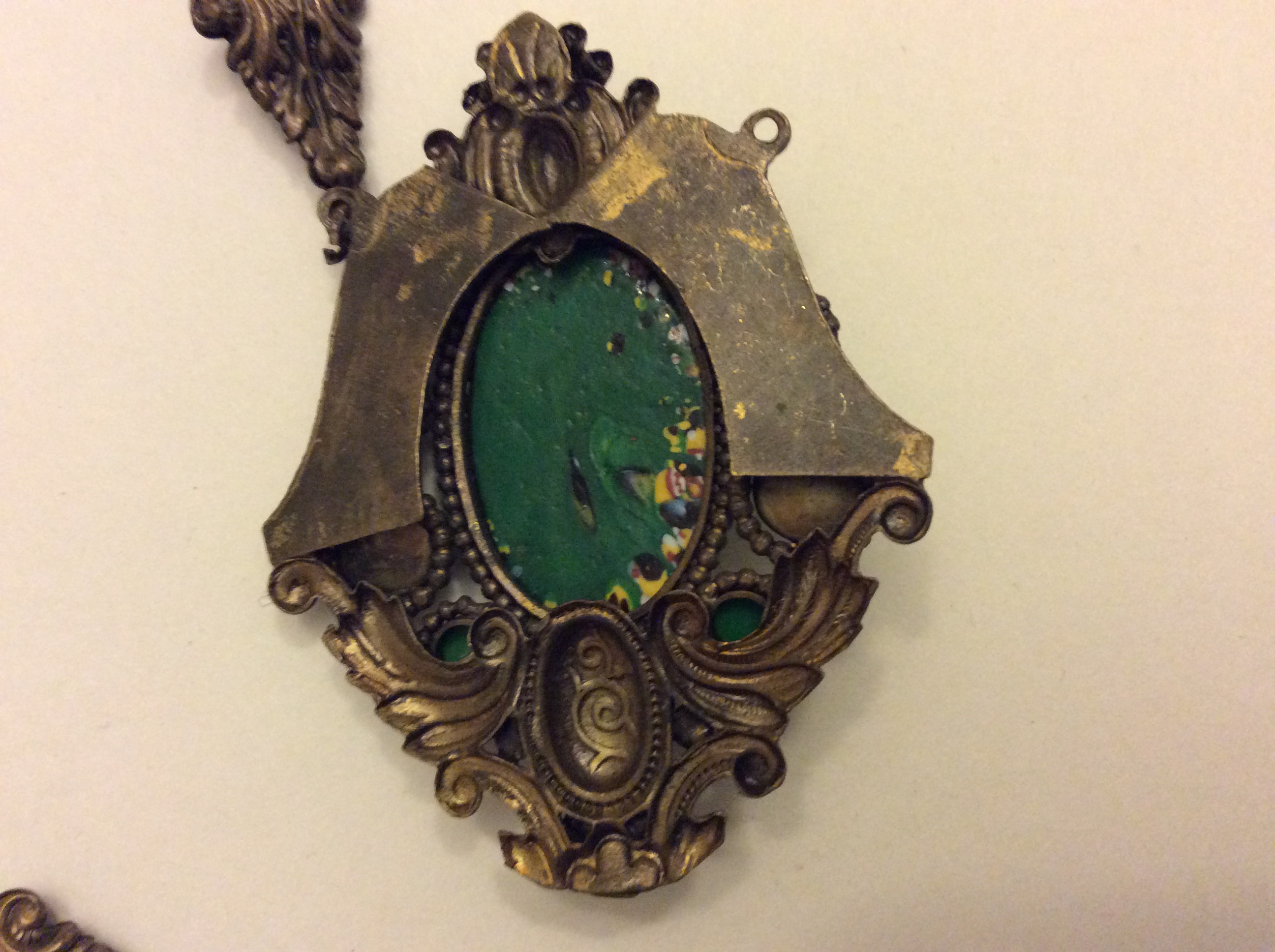 Necklace green focal verso.JPG