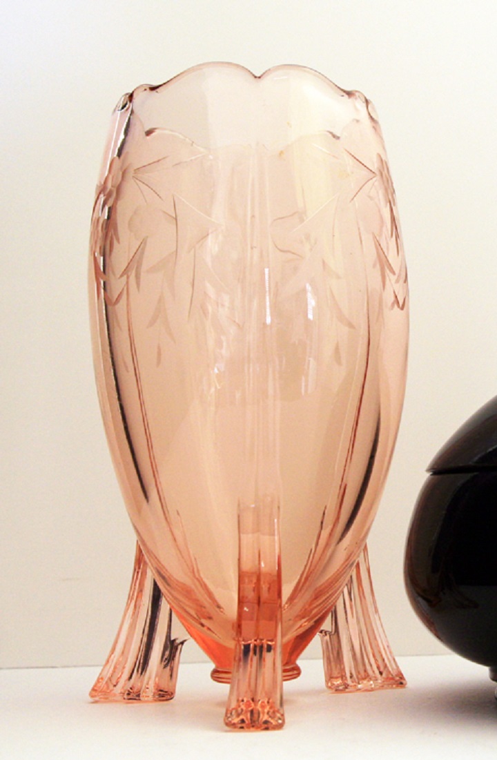 New-Martinsville-Pink-Etched-Glass-Rocket-Vasea.jpg