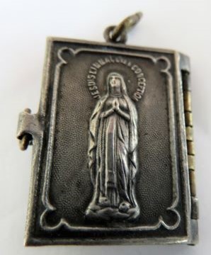 Notre Dame photo book back.JPG