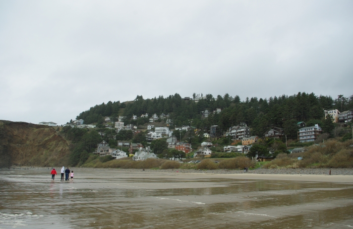 Oceanside_Oregon_from_the_beach2.jpg