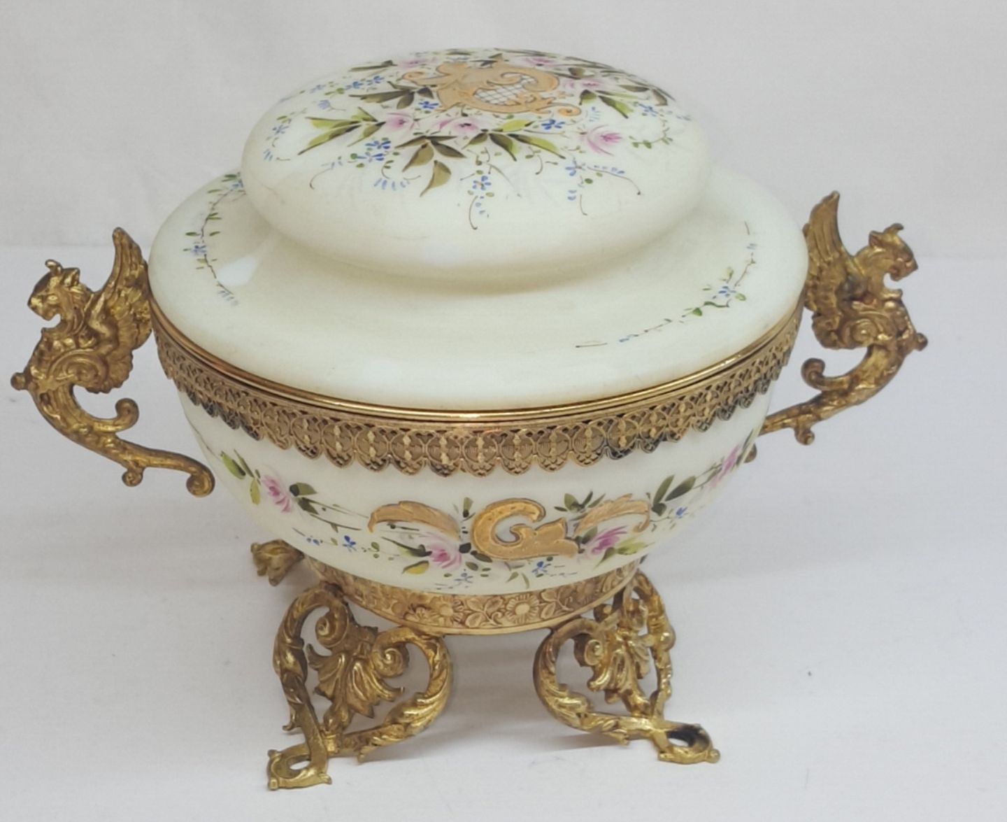 opaline trinket box biedermeier messing.jpg