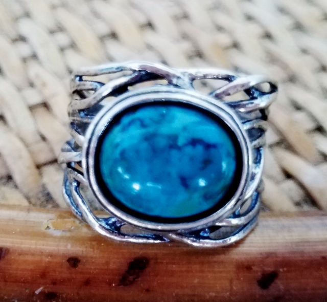 Opulenta Ring Front (640x590).jpg