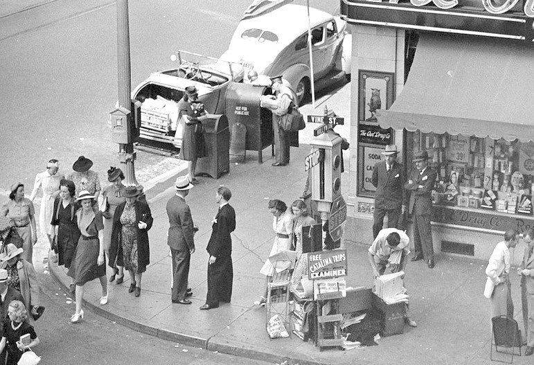 Owl Drug Co at Hollywood & Vine late 1930s.jpg
