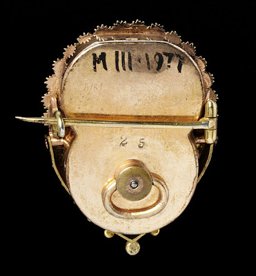 peacockbrooch2.jpg