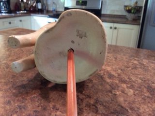 Pencil sized firing hole in base of dog.JPG