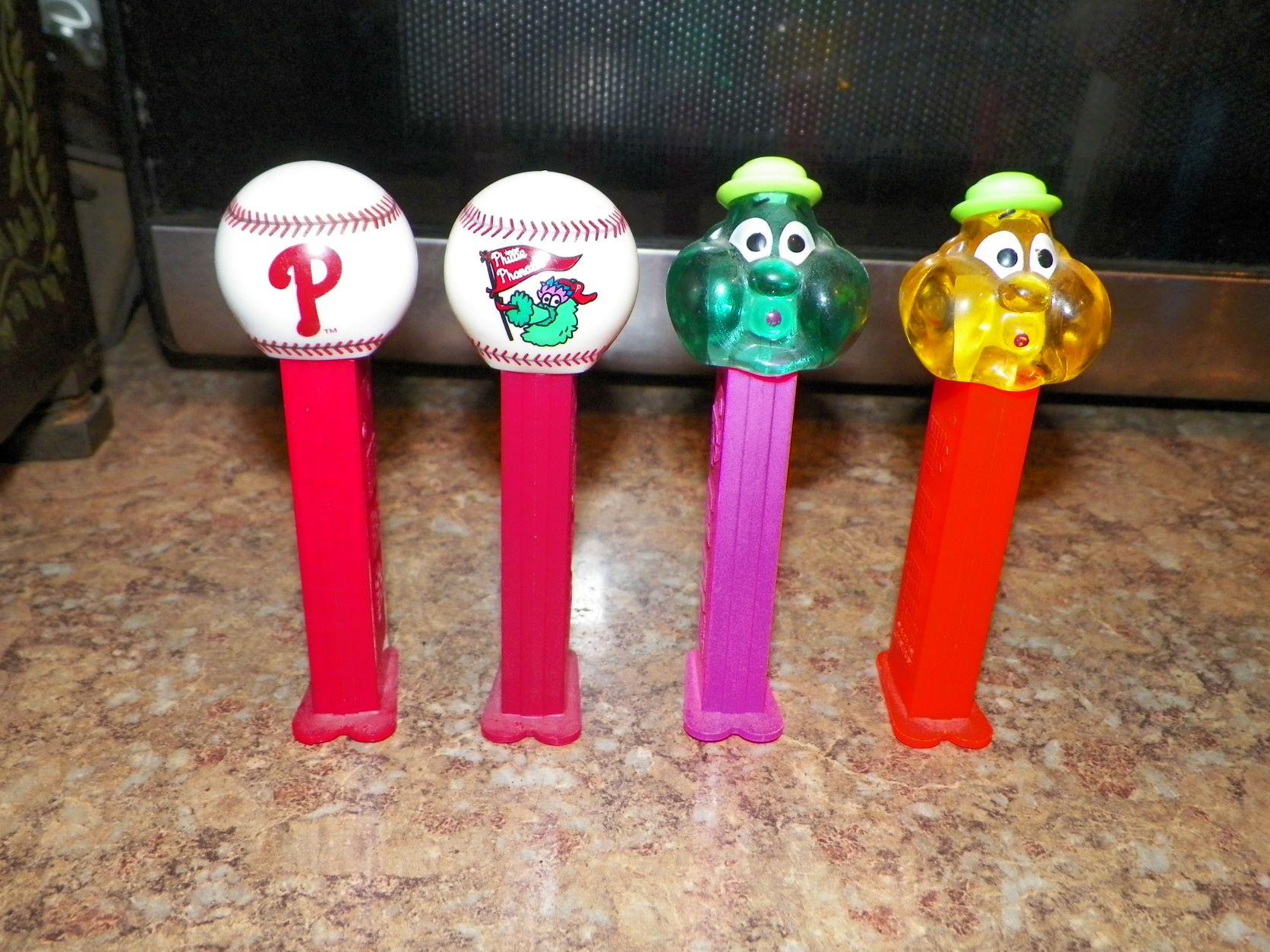 PEZ 2AA.JPG