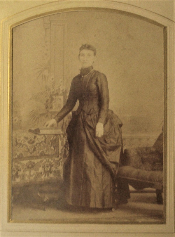 photograph - estate lot 01.jpg