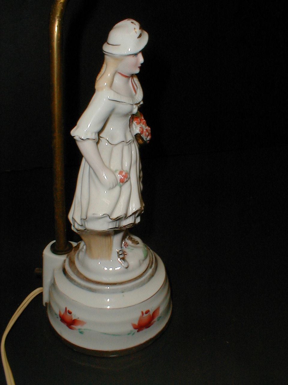 Porcelain French Peasant Woman Lady Table Lamp _Works Fine september 10 2018 004.JPG