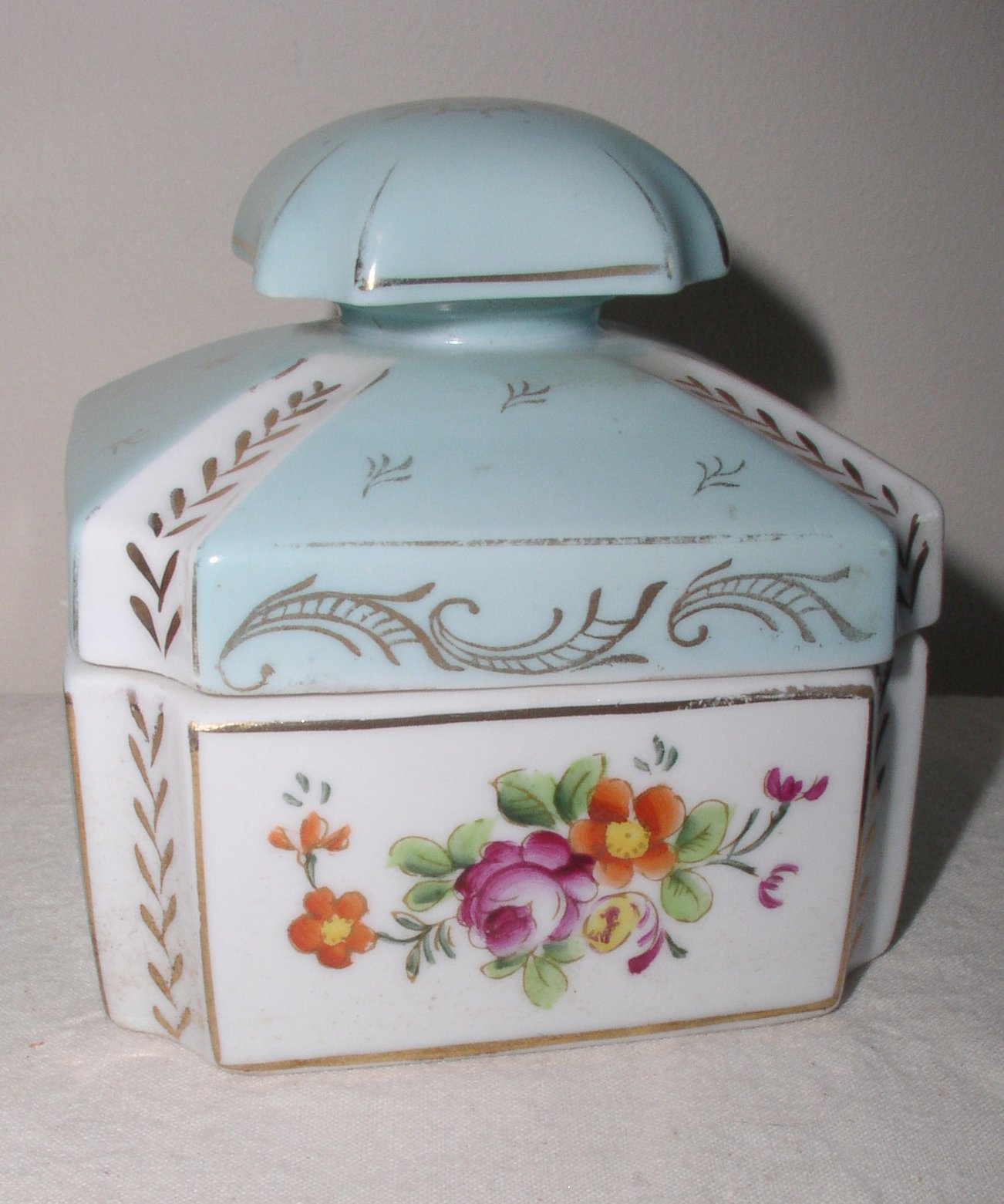 porcelainbox.JPG