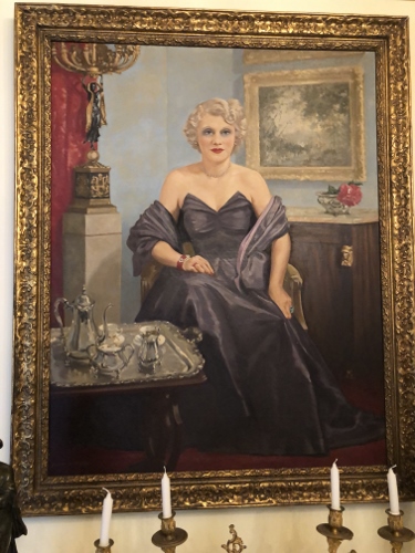 portraitwomanfull (375x500).jpg