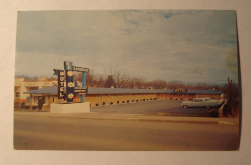postcard motel 01.jpg