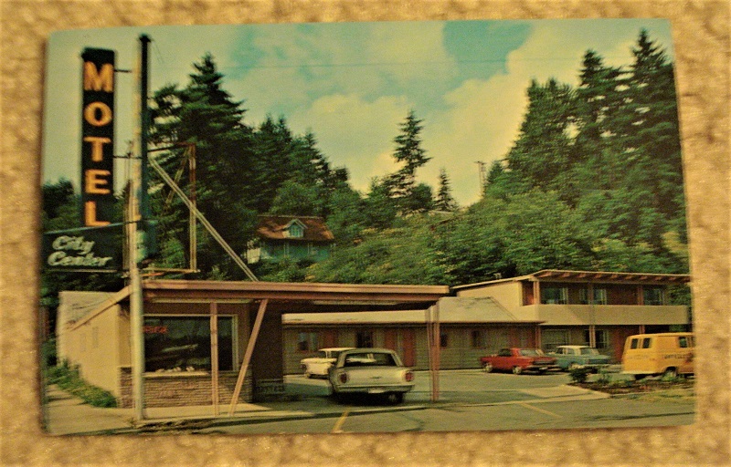 postcard motel 3.jpg