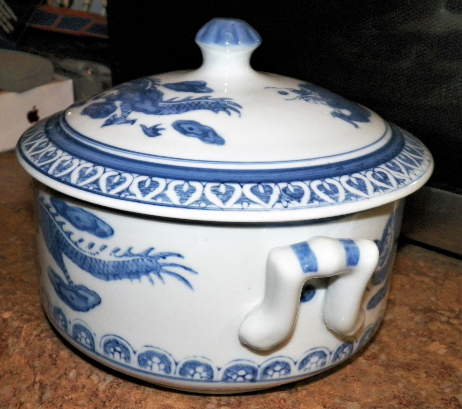 POTTERY BOWL DRAGON COVERED 2AA.JPG