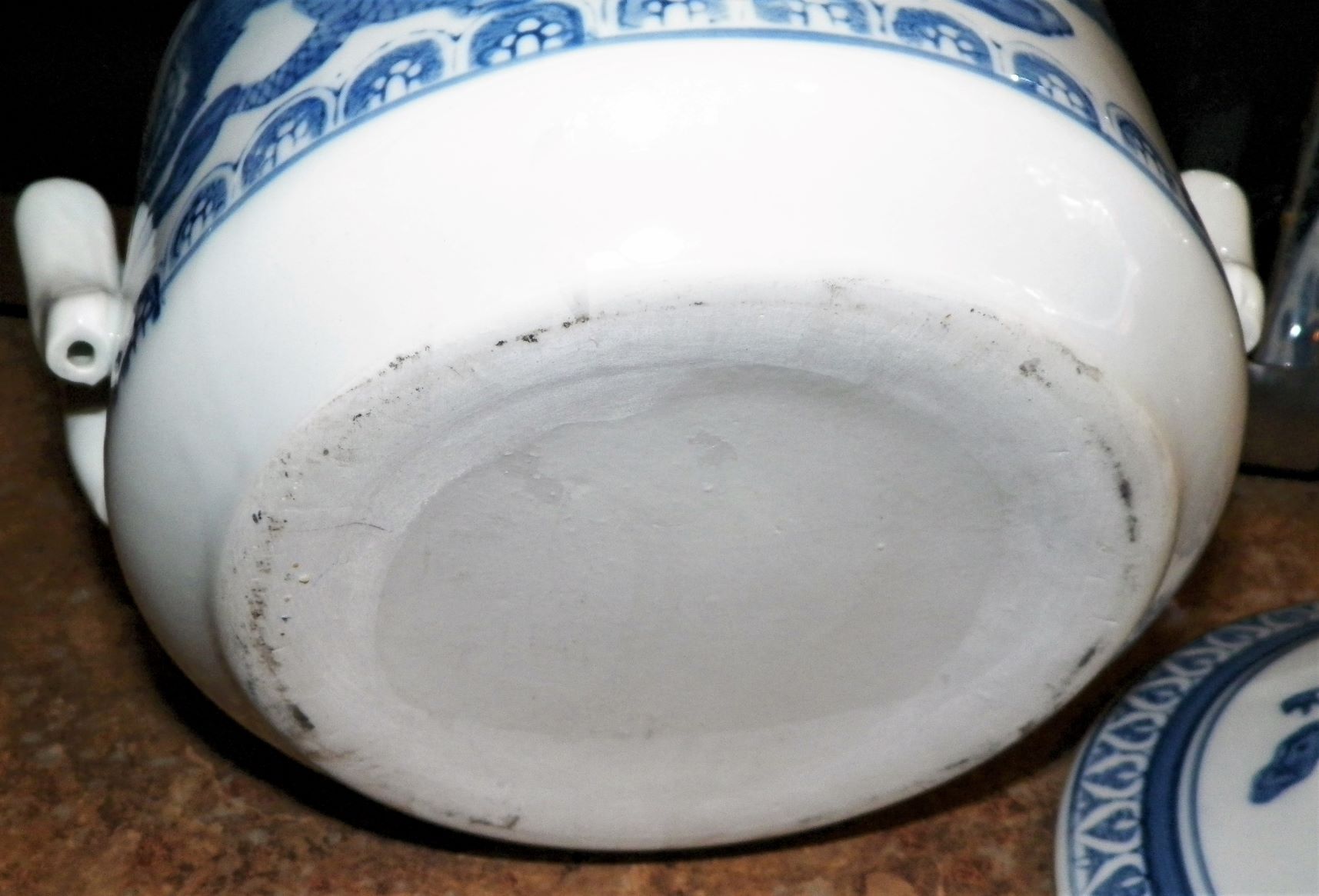 POTTERY BOWL DRAGON COVERED 5AA.JPG