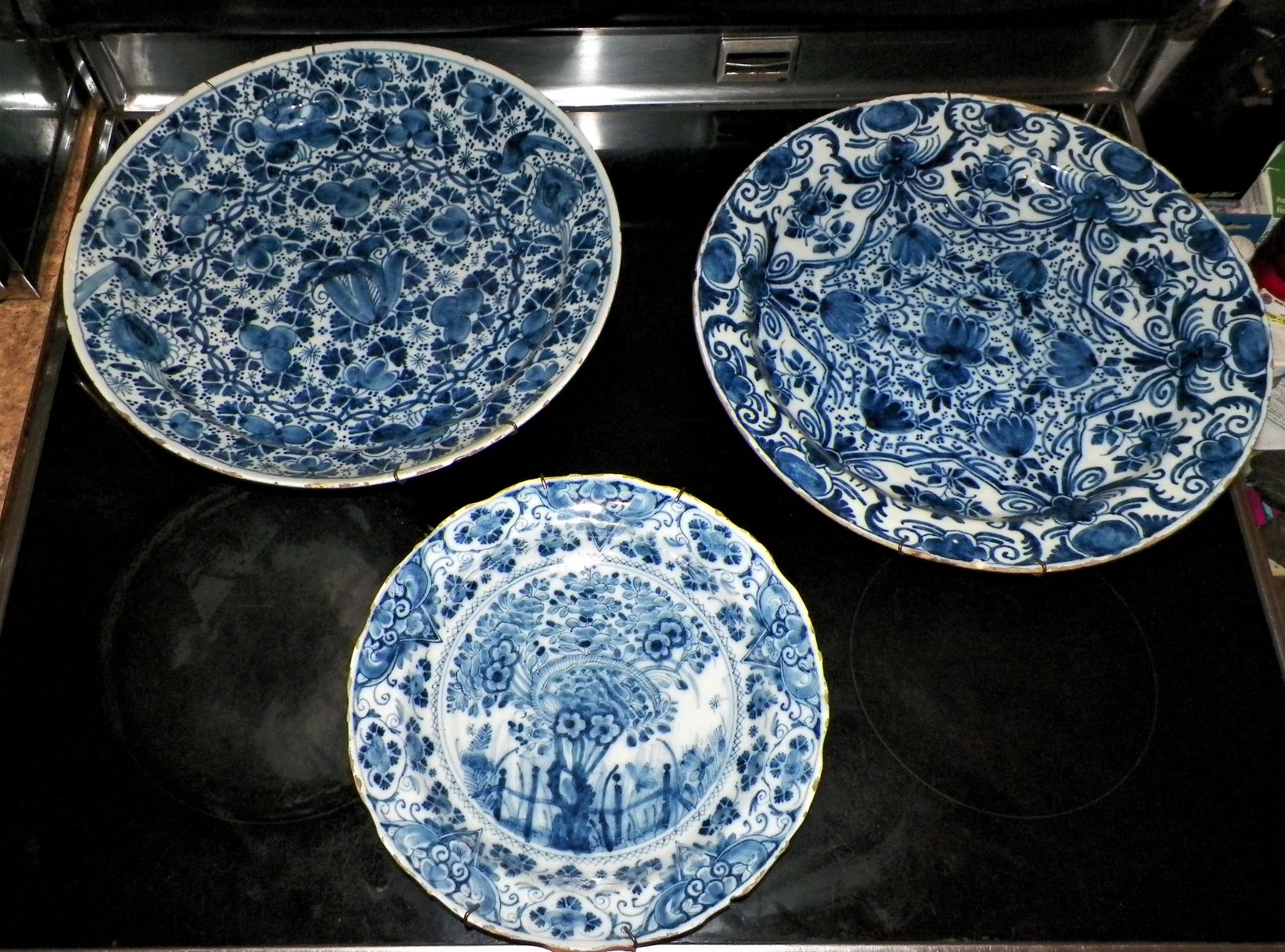 POTTERY DELFT 1751 PLATES 1AA.JPG