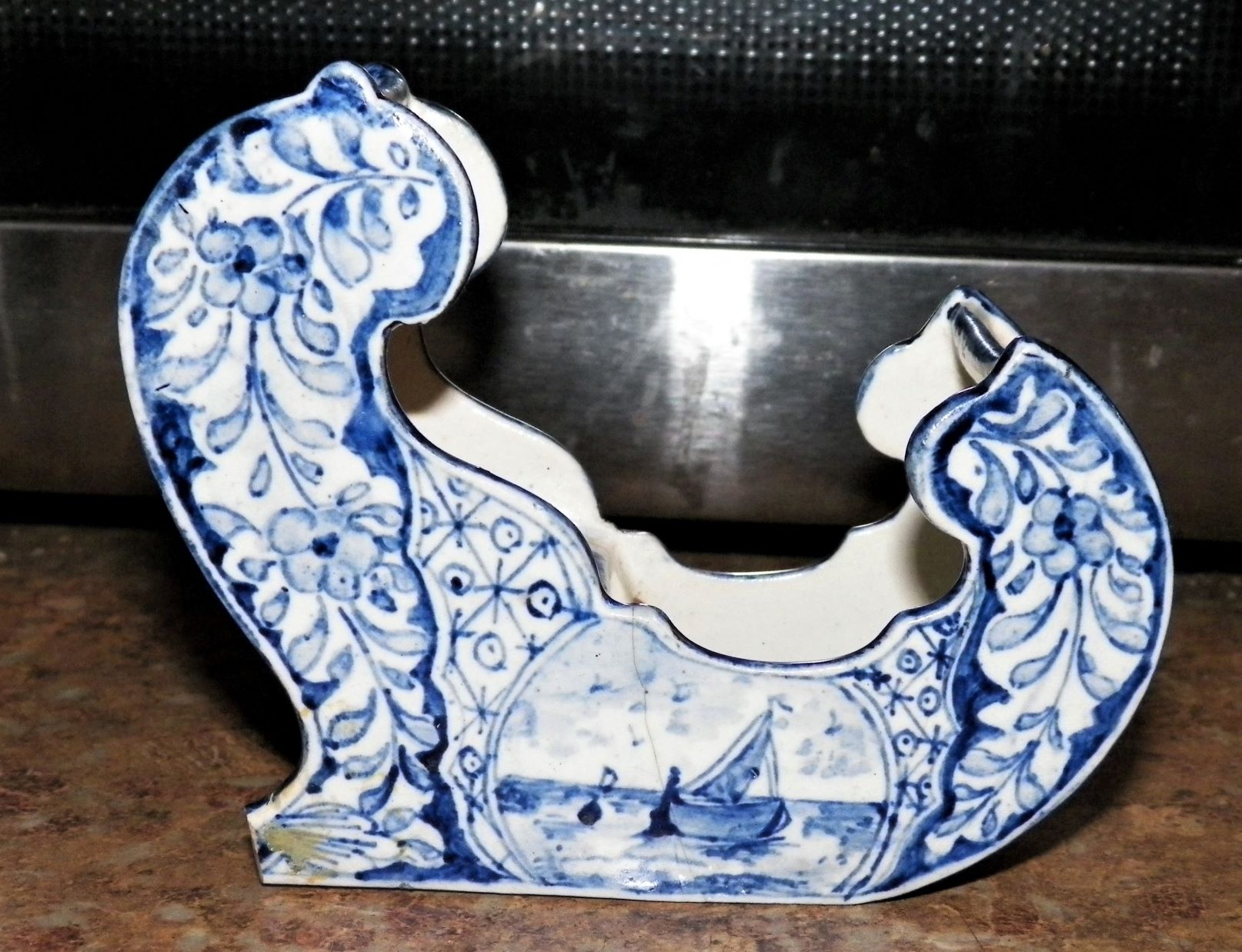 POTTERY DELFT SLEIGH 1AA.JPG