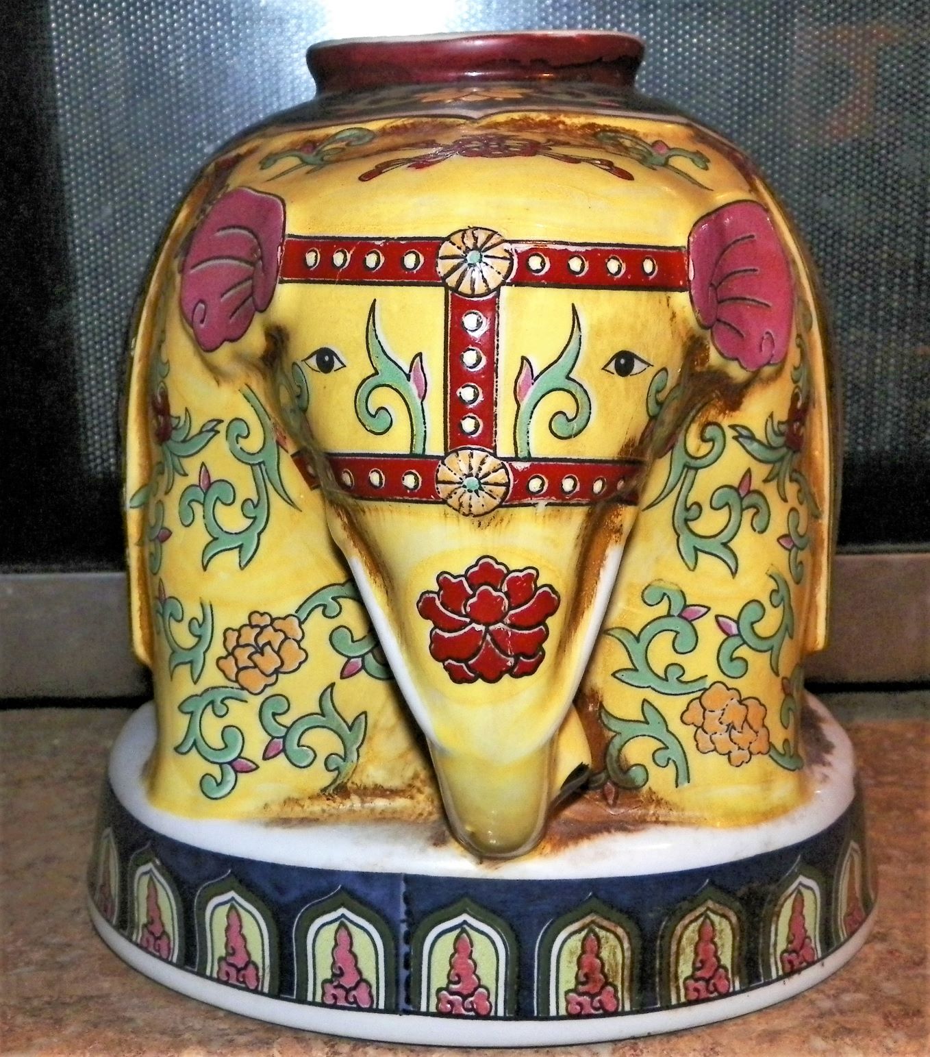 POTTERY ELEPHANT VASE 3AA.JPG