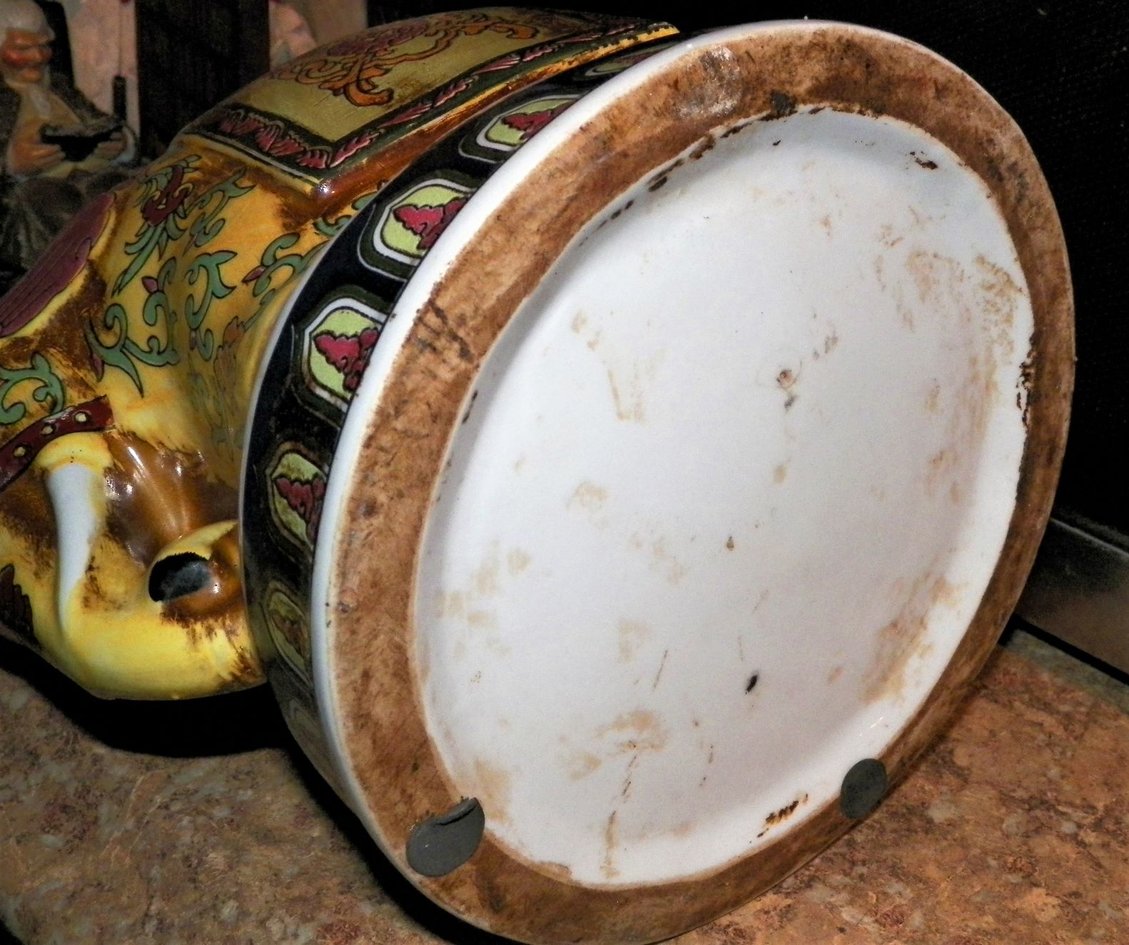 POTTERY ELEPHANT VASE 6AA.JPG