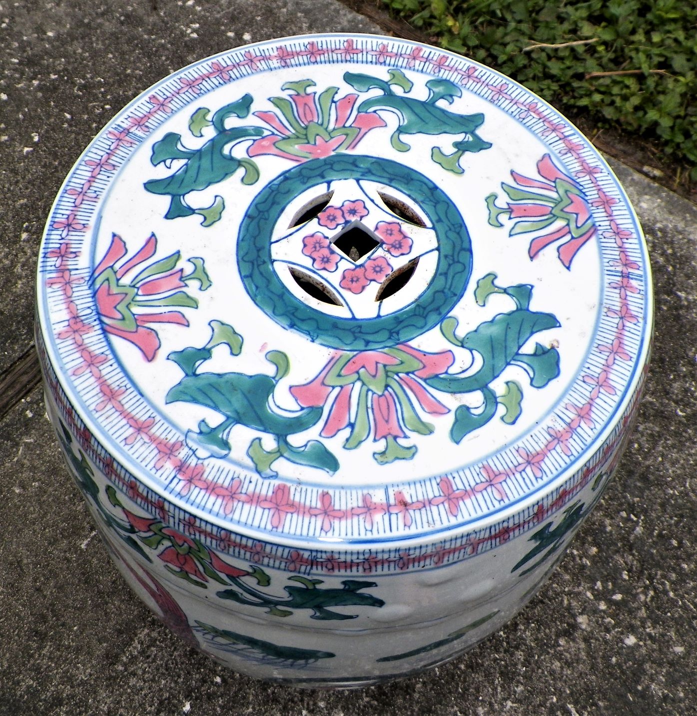 POTTERY GARDEN STOOL KOI FISH 1A_CA.JPG