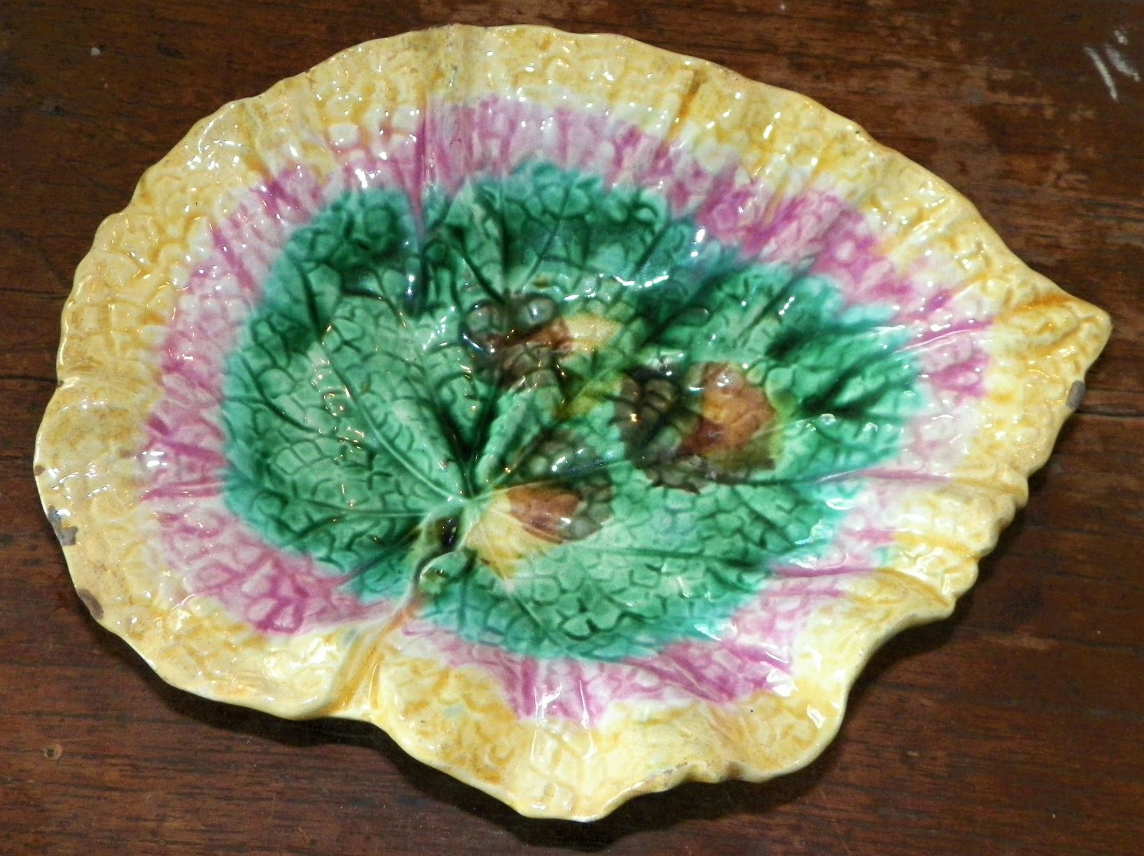 POTTERY MAJOLICA PLATE 1AA.JPG