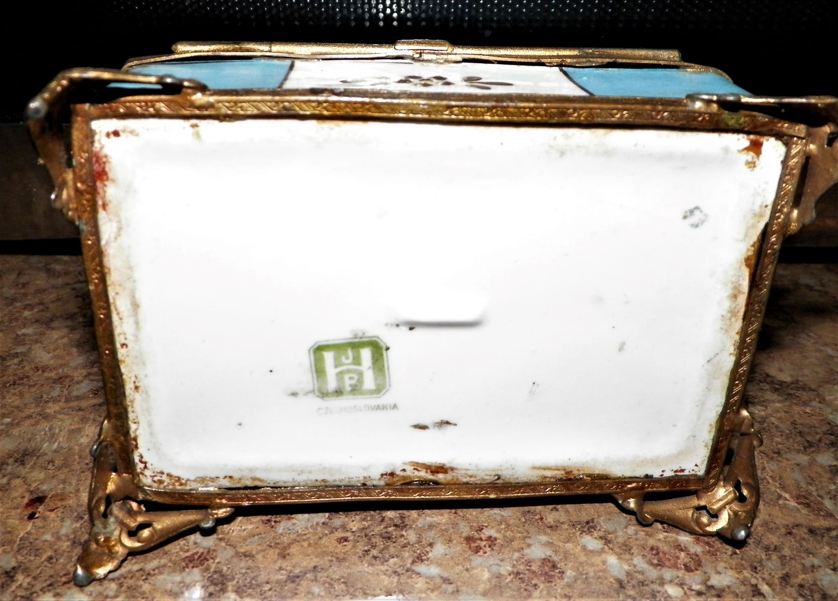 POTTERY MOM JEWELRY BOX CZECHOSLOVAKIA JBH 3AA.JPG