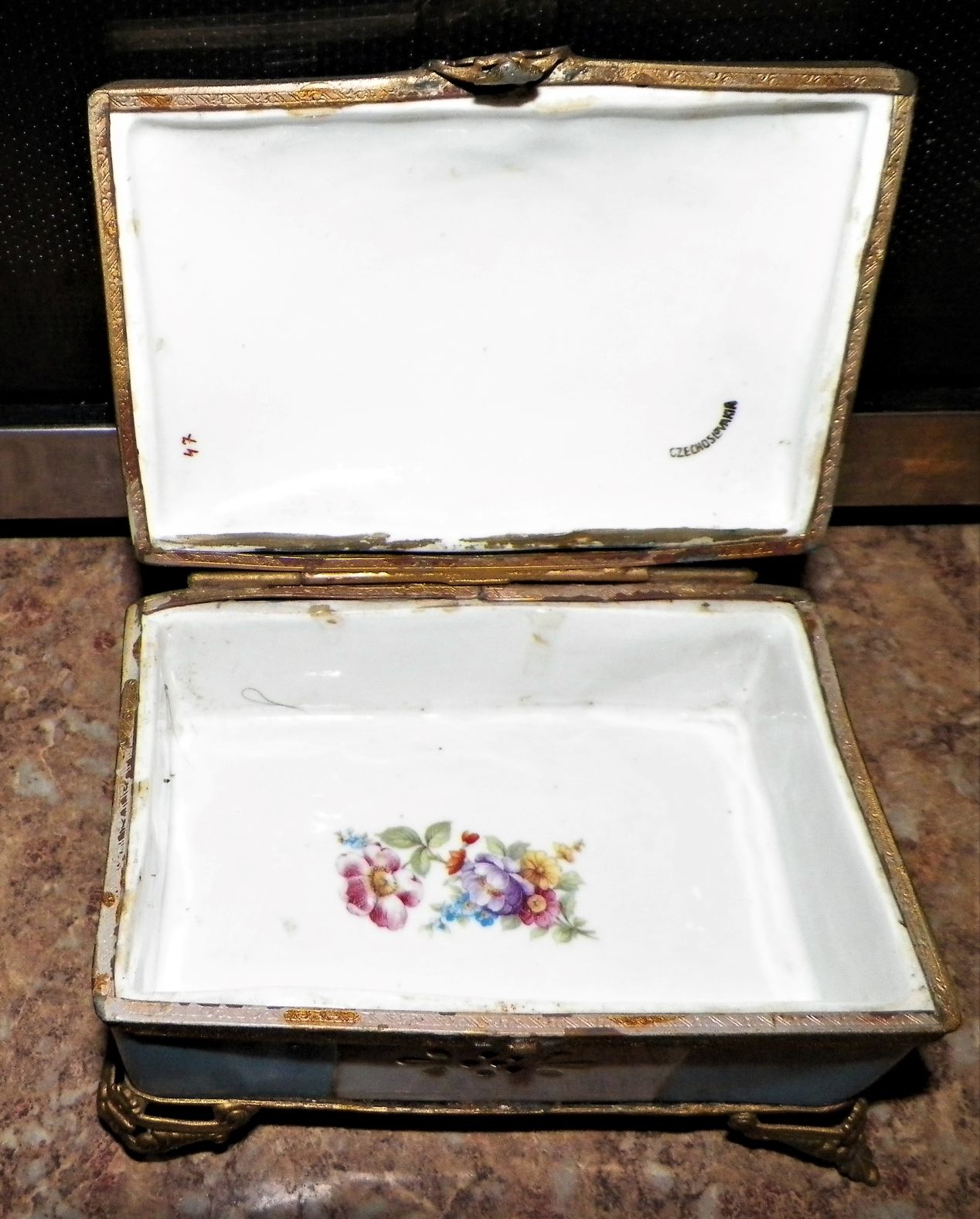 HELP IDENTIFY OLD CZECH PORCELAIN JEWELRY/TRINKET BOX Antiques Board