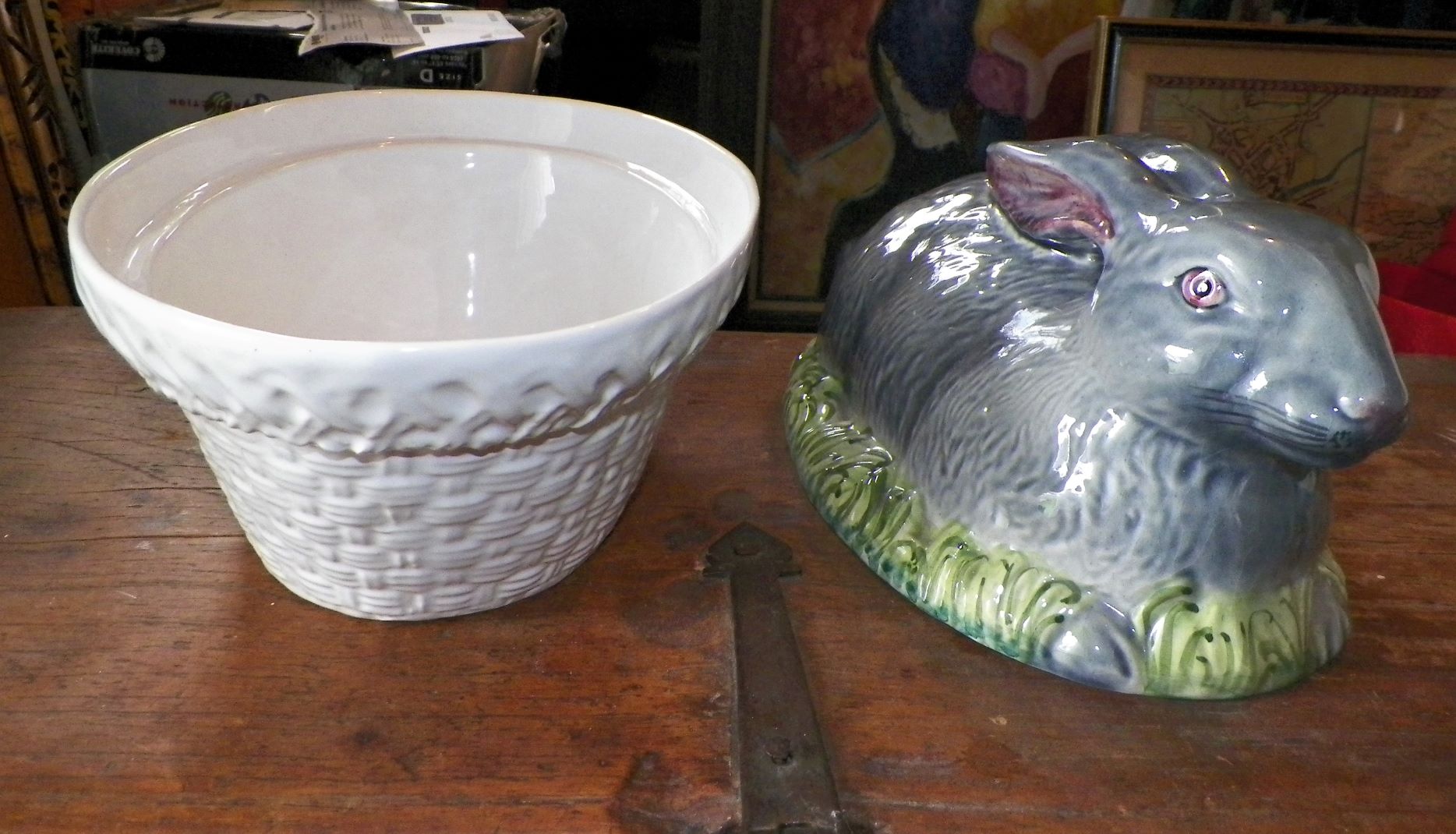 POTTERY RABBIT BOWL 2AA.JPG