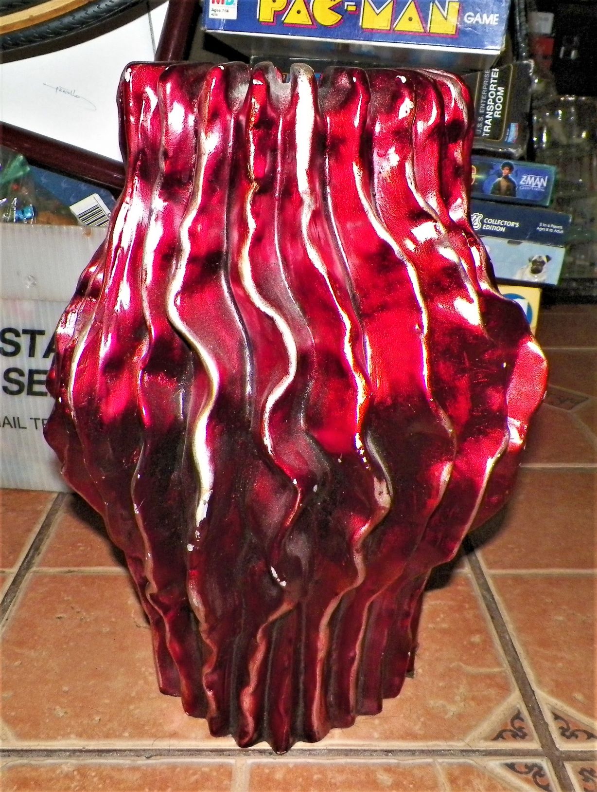 POTTERY WAVY RED VASE 1BAAZZ.JPG