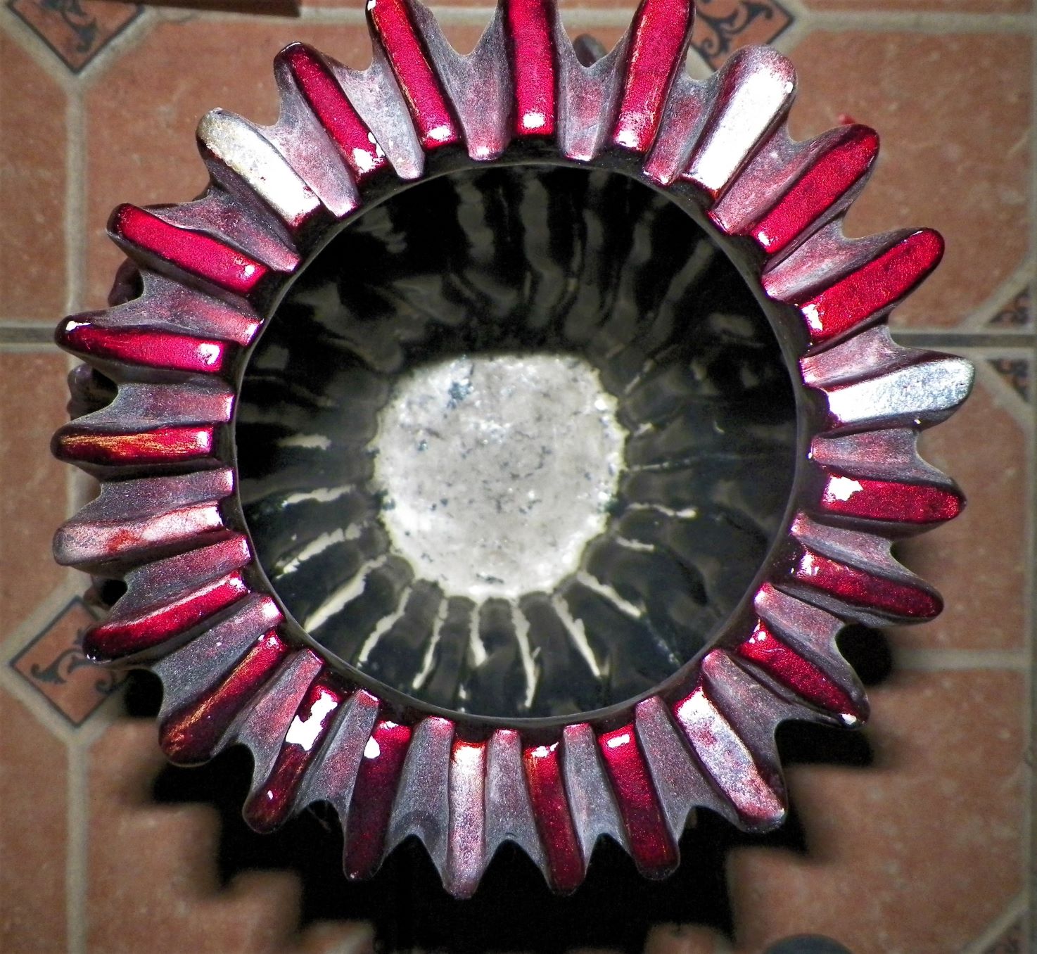 POTTERY WAVY RED VASE 2AA.JPG