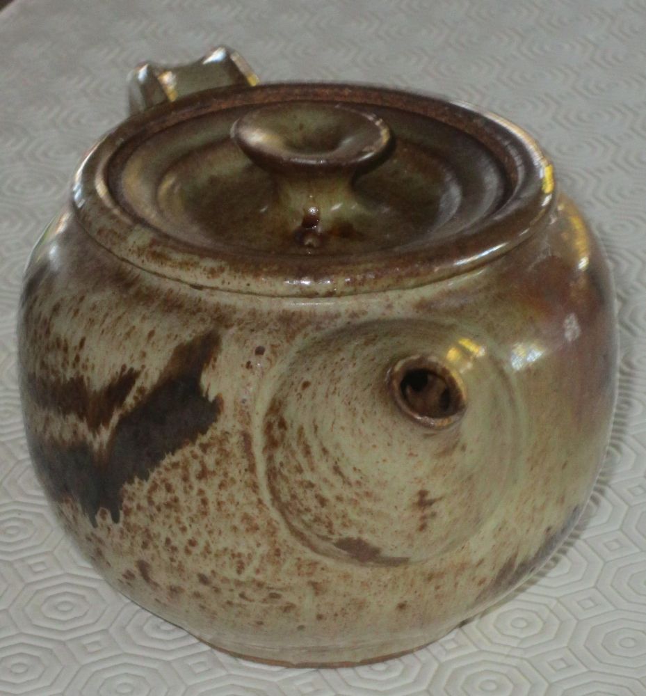 potteryteapot1.jpg